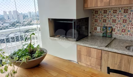 Apartamento a venda na Chácara Santo Antônio, com 3 quartos.