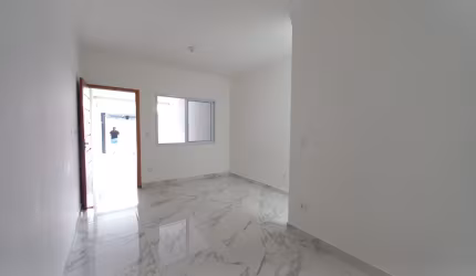 Sobrado novo na Água Fria com 3 quartos e 2 vagas de garagem!
