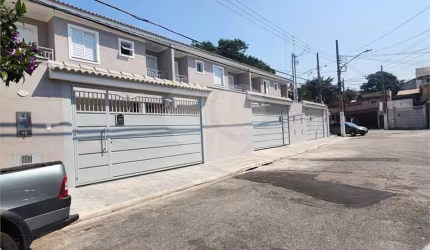 Sobrado Novo com Espaço Gourmet e Fácil Acesso ao Metrô Tucuruvi