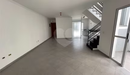 Sobrado seminovo na Vila Guilherme – 2 suítes, 2 vagas e excelente localização