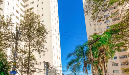 Excelente apartamento localizado no Mandaqui, com 2 quartos, 1 banheiro, sala de estar, cozinha, área de serviço e 1 vaga fixa de garagem acessível no subsolo. São duas torres, cada uma com 1 elevador