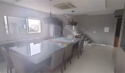Belíssima Cobertura triplex de 431m² de área total