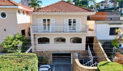 Sobrado no Jardim França, aceito apartamento na troca 4 dormitórios, 6 vagas com salão de festas