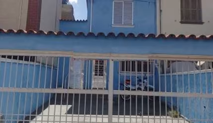 Água Fria/Jardim França Sobrado semi isolado ao lado da Padaria Paris em uma localização impar totalmente residencial,