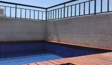 Cobertura Reformada com Piscina Privativa, 5 Vagas e Área Gourmet – 246 m² em Santana