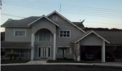 Casa na Serra da Cantareira em Condomínio Fechado  Casa com 500 m² de área construída 1.010 metros de  terreno com 4 quartos 3 suítes piscina espaço gourmet salão de festas casa de altíssimo padrão!!