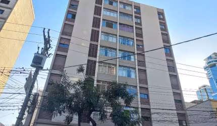 Santana apartamento localizado a apenas 135 metros da Estação do Metrô Santana!! Apartamento muito espaçoso com 76 m² quadrados com 2 quartos um deles com armários embutidos,mais um terceiro  quarto r