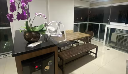 Excelente Apartamento com 2 suítes em Santana