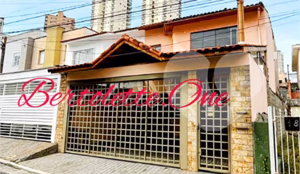 Sobrado para venda, 150m2, 3 quartos (1 suíte), quintal, escritório. 3 vagas. Água fria