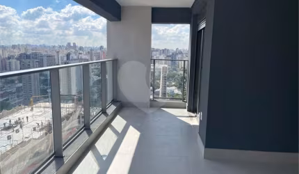 Apartamento no Campo Belo com 125 m2, no contra piso para vc decorar como quiser.