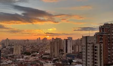 Apartamento Zona Leste. Andar alto