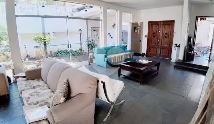 Casa Alto Padrão. Estuda Permuta