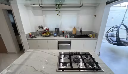 SOBRADO 2 SUITES, COZINHA E SALA CONCEITO ABERTO NO HORTO