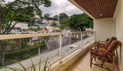 Maravilhosa casa tríplex com 5 suítes