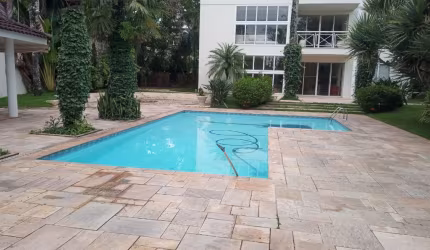 Casa Residencial  /  Roseira