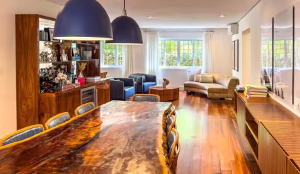 Casa totalmente reformada e disponível para locação   no Jardim Europa.