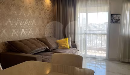 Apartamento àa venda com varanda gourmet e piscina