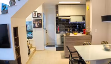 Vende-se casa em condomínio no Tucuruvi