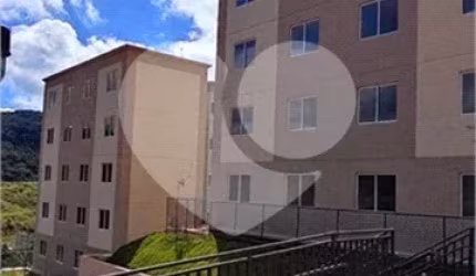 Apartamento   de 35m² com 02 dormitórios a venda no Bairro Vila Santos - Horto