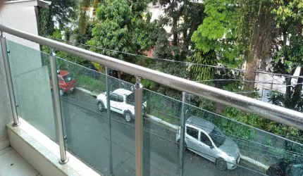 Sobrado seminovo no Jardim Paraiso com 37 metros de quintal