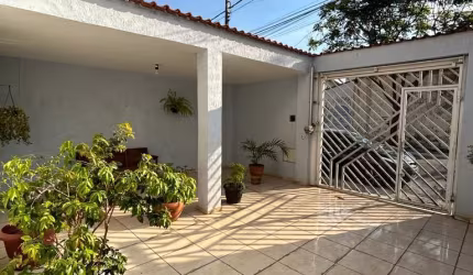 Excelente sobrado do Pq. Edu Chaves com quintal e churrasqueira