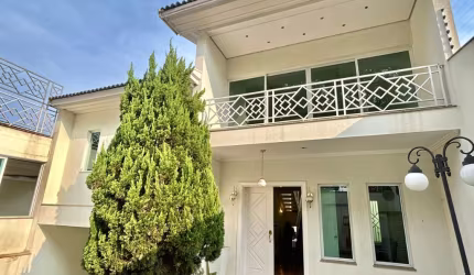 Sobrado no Jardim França, 900 metros, 4 dormitórios 12 vagas e piscina
