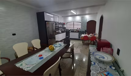 Casa à venda na Vila Guilherme,  3 dormitórios , (1 suíte ) completa com closet e sacada, 5 vagas de garagem ,