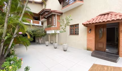 Linda casa em Santana próximo a Avenida Braz Leme