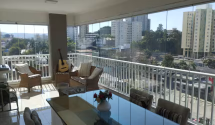 Apartamento à venda com 3 suítes e 153 metros ao lado do metrô