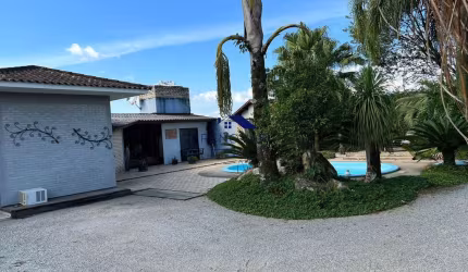 Casa com Vista Panorâmica, Piscina e Suíte Master –Santo Amaro da Imperatriz/SC