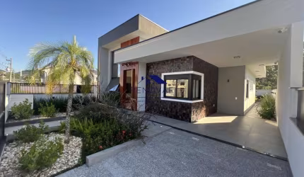 Casa Unifamiliar com 03 Dormitórios – Loteamento Alta Vista, Potecas, São José