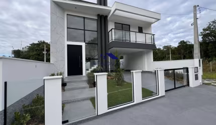 Casa à venda com 4 quartos sendo 01 suíte, 3 banheiros, 2 vagas em São José