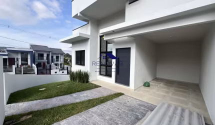 Casa de Esquina em São José com 3 Dormitórios, Suíte, Sacadas e Área Gourmet