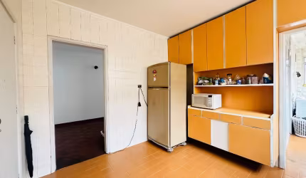 Imóvel com garagem fechada no Campo Grande próximo