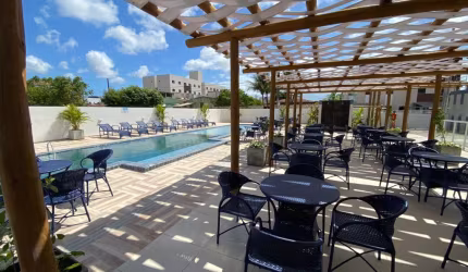 EXCELENTE APARTAMENTO, EM CONDOMINIO FECHADO, COM ÁREA DE LAZER E UMA ÓTIMA LOCALIZAÇÃO.