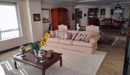 Apartamento para venda tem 340 metros quadrados com 4 quartos em Meireles - Fortaleza - CE