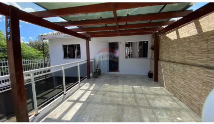 Casa à Venda no Bairro Integração – 2 Dormitórios Sob Pilotis!