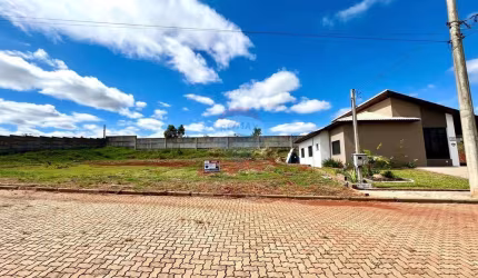 Terreno a venda no Condomínio Morada da Lagoa.