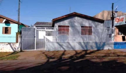 Casa Térrea 3 Dormitórios com Garagem e Churrasqueira na Av. Barão Bairro Boqueirão