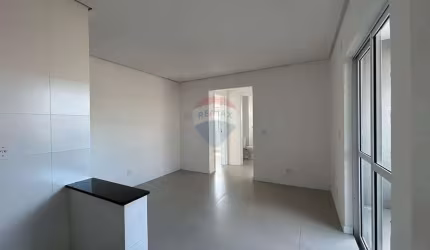 Apartamento, 2 Quartos sacada com churrasqueira e Piscina!