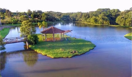 Terreno dos sonhos,  natureza e conforto unificados