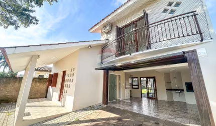 Casa 3 quartos semi-mobiliada com ótimo pátio - Dom Rodolfo