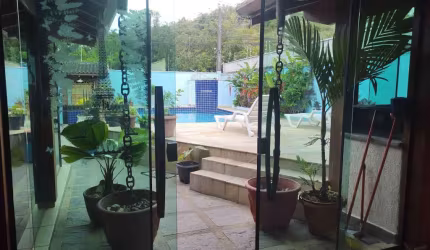 CASA TERREA NA PRAINHA À 50 METROS DA PRAINHA E DA MARTIM DE SÁ, CARAGUATATUBA SP