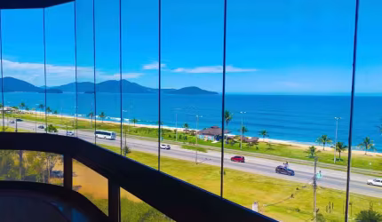 APARTAMENTO EXCEPCIONAL NO MASSAGUAÇU COM VISTA PLENA FRENTE MAR EM CARAGUATATUBA NO EDIFÍCIO PORTO AZUL