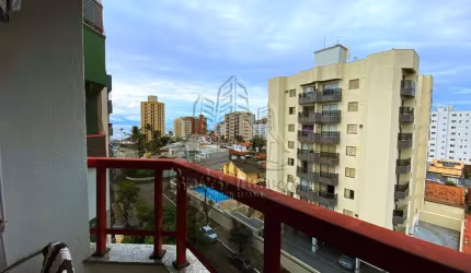 Lindo Apartamento à 150 metros da praia Martim de Sá, com 3 dormitórios sendo 1 suíte com vista para o mar