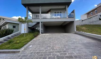 Casa à venda no Condomínio Vale das Águas em Bragança Paulista-SP
