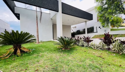 Belíssima casa no condomínio Campos do Conde em Bragança Paulista-SP