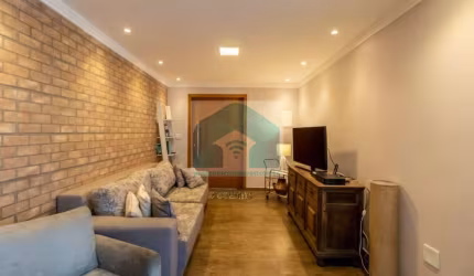 casa reformada para venda na Chácara Sto Antonio, com 2 suítes, churrasqueira, edícula e 1 vaga