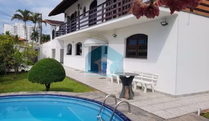 Sobrado de alto padrão no Balneario Flórida Praia Grande SP com 3 suítes