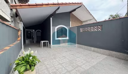 Casa no Canto do Forte Praia Grande SP, com 2 dormitórios.